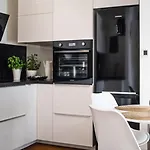 Apartamenty Homely Place Serce Poznania - Stary Rynek - Parking Apartment