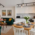 Apartamenty Homely Place Serce Poznania - Stary Rynek - Parking