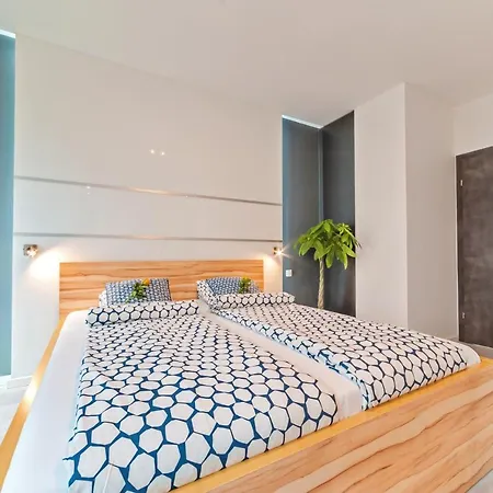 Apartamenty Homely Place Serce Poznania - Stary Rynek - Parking Apartment Poznan