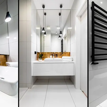Maison 33 *