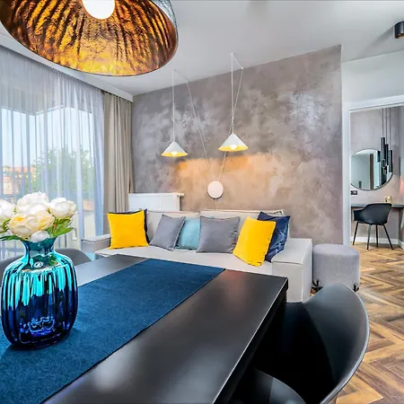 Maison 33 *