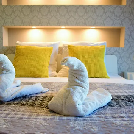 Apartamenty Homely Place Serce Poznania - Stary Rynek - Parking Apartment